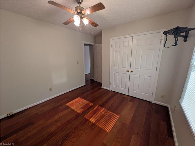 6008 Yeaton Glen Drive, Winston-salem, NC 27107