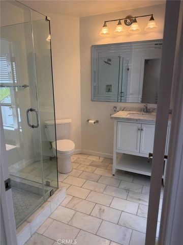 25 Escapade Court, Newport Beach, CA 92663