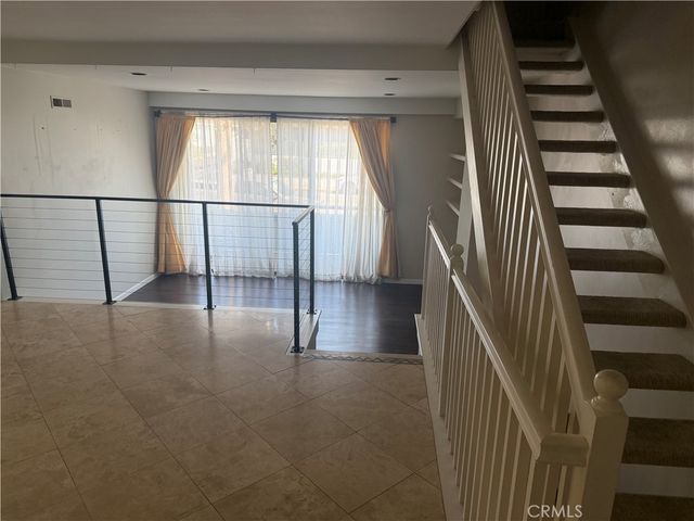 25 Escapade Court, Newport Beach, CA 92663