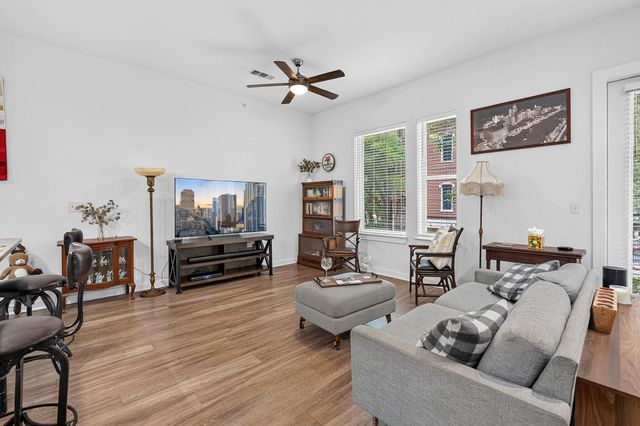 1900 Barton Springs RD 2047, Austin, TX 78704