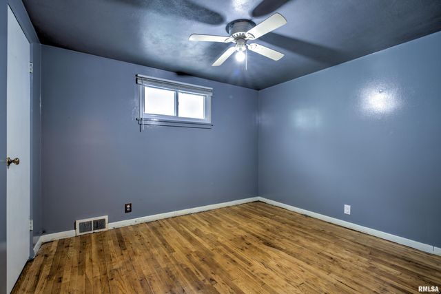 902 E MAYWOOD Avenue, Peoria, IL 61603