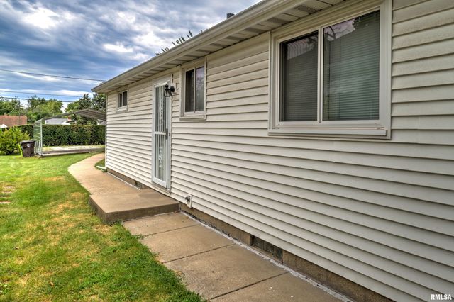 902 E MAYWOOD Avenue, Peoria, IL 61603