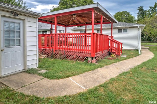 902 E MAYWOOD Avenue, Peoria, IL 61603