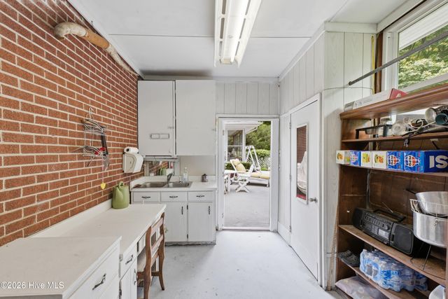 333 Johnston Drive, Wilmington, NC 28412