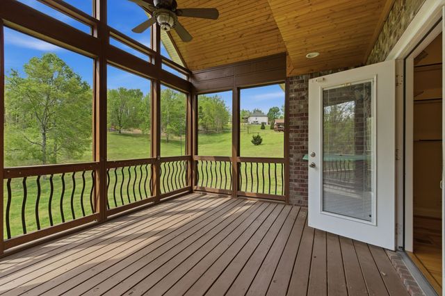 1024 Sweet Oak Rdg, Hendersonville, TN 37075