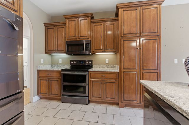 1024 Sweet Oak Rdg, Hendersonville, TN 37075