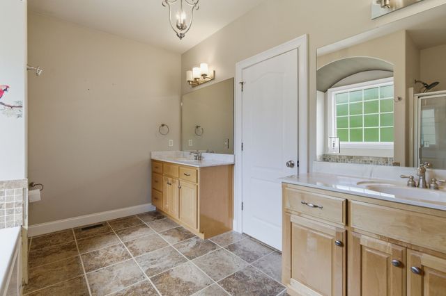 1024 Sweet Oak Rdg, Hendersonville, TN 37075