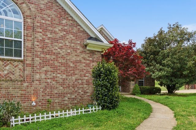 1024 Sweet Oak Rdg, Hendersonville, TN 37075