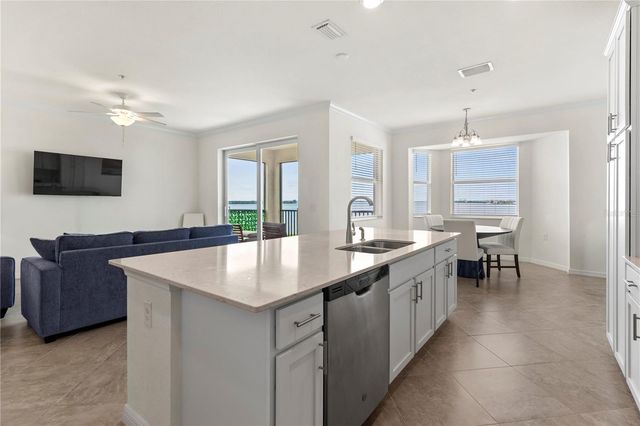 1030 TIDEWATER SHORES LOOP 401, Bradenton, FL 34208