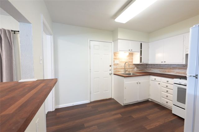 5707 S 1st ST, Austin, TX 78745