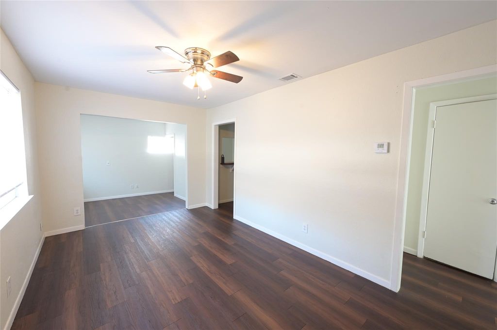 5707 S 1st ST, Austin, TX 78745