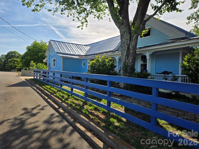 215 Cherry Mountain Street, Ellenboro, NC 28040