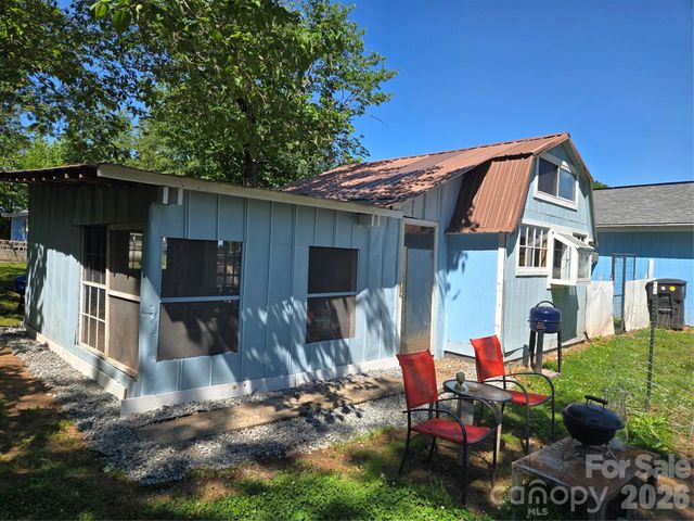 215 Cherry Mountain Street, Ellenboro, NC 28040