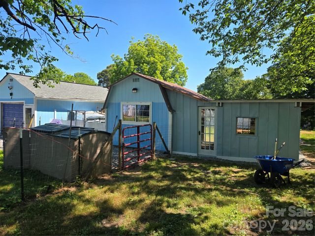 215 Cherry Mountain Street, Ellenboro, NC 28040