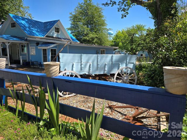215 Cherry Mountain Street, Ellenboro, NC 28040