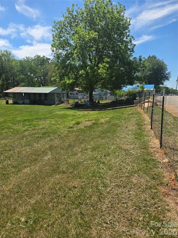215 Cherry Mountain Street, Ellenboro, NC 28040