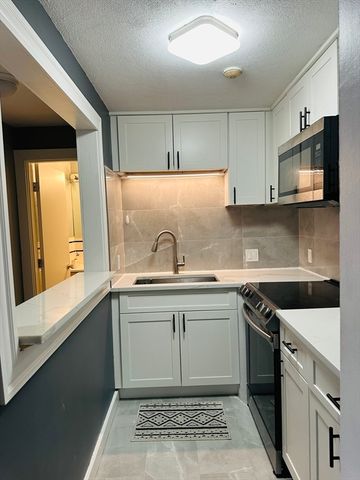 8 Tara Dr 5, Weymouth, MA 02188