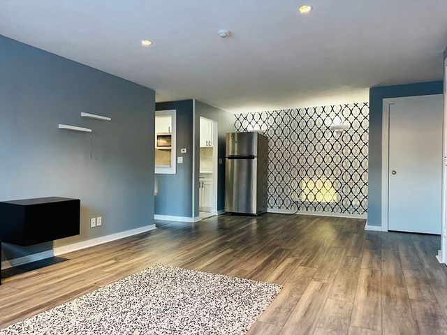 8 Tara Dr 5, Weymouth, MA 02188