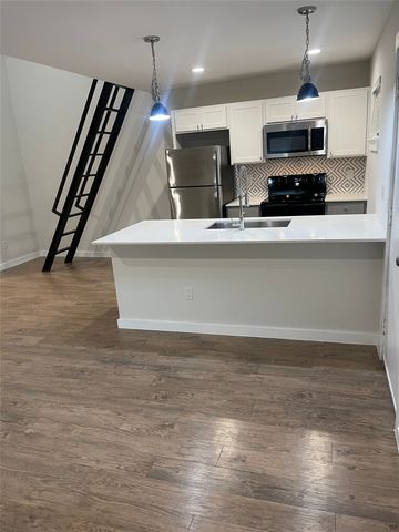 5018 San Jacinto Street 205, Dallas, TX 75206