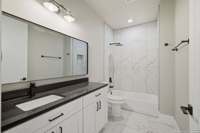 220 Sendera, Canyon Lake, TX 78133