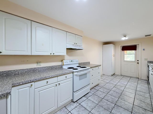 2066 Tarragon Road, West Palm Beach, FL 33415