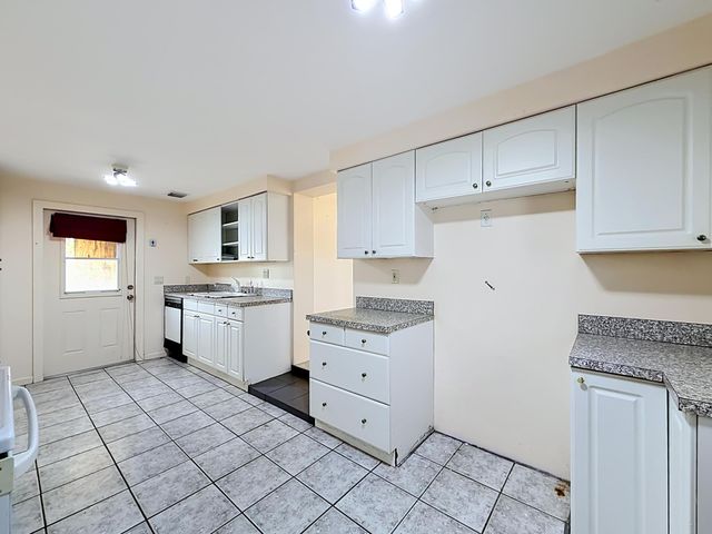 2066 Tarragon Road, West Palm Beach, FL 33415