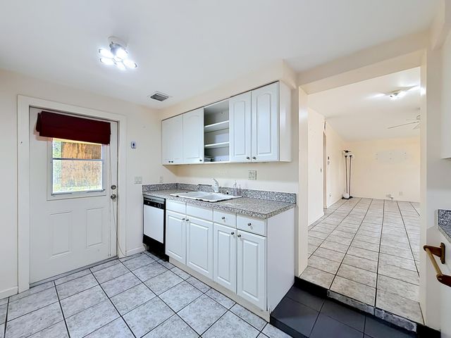 2066 Tarragon Road, West Palm Beach, FL 33415