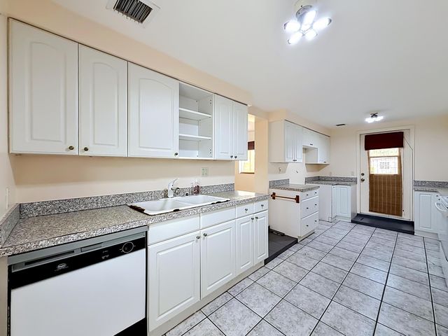 2066 Tarragon Road, West Palm Beach, FL 33415
