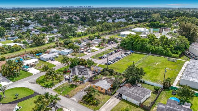 2066 Tarragon Road, West Palm Beach, FL 33415