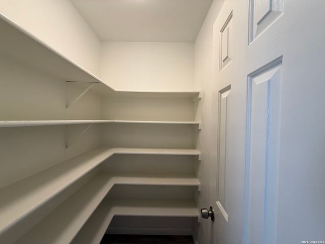 2843 Redland, San Antonio, TX 78259