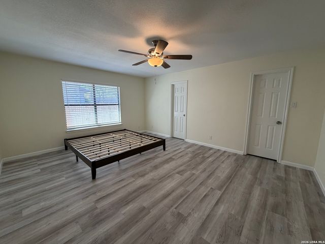 2843 Redland, San Antonio, TX 78259