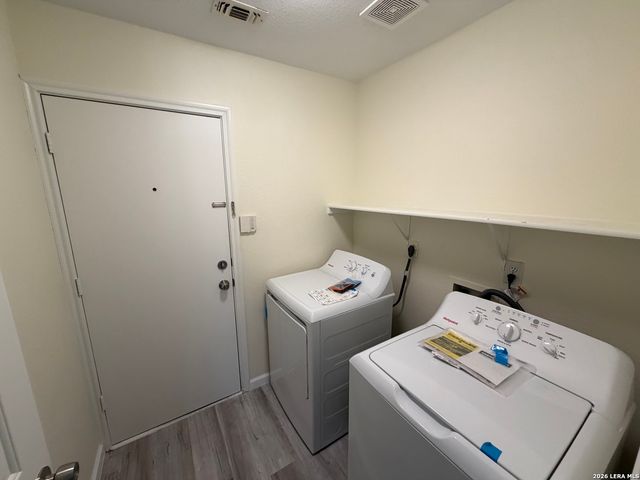 2843 Redland, San Antonio, TX 78259