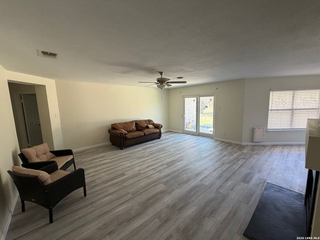 2843 Redland, San Antonio, TX 78259