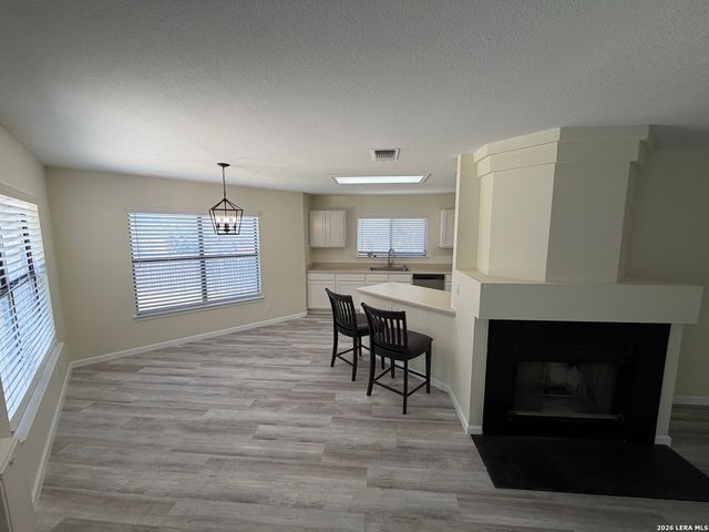 2843 Redland, San Antonio, TX 78259