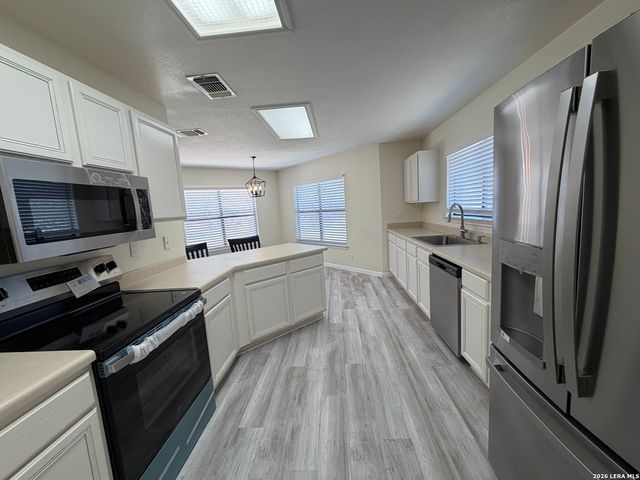 2843 Redland, San Antonio, TX 78259