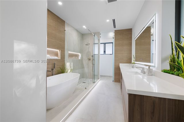 807 SW 12th Ave, Fort Lauderdale, FL 33312