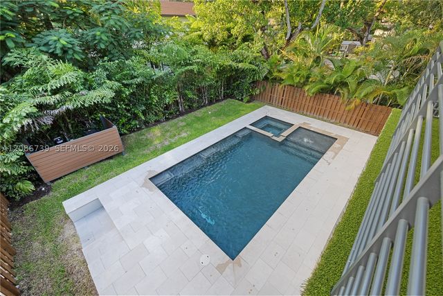 807 SW 12th Ave, Fort Lauderdale, FL 33312