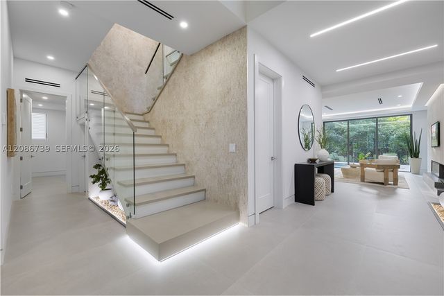 807 SW 12th Ave, Fort Lauderdale, FL 33312