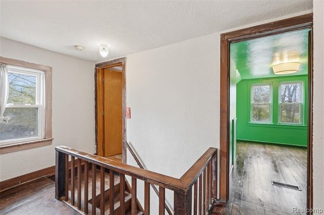 37493 Wabash Street, Romulus, MI 48174