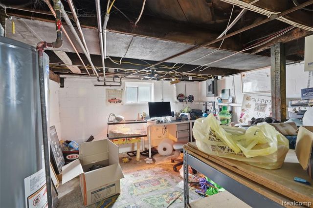 37493 Wabash Street, Romulus, MI 48174