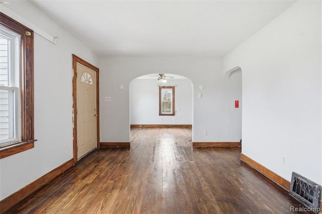 37493 Wabash Street, Romulus, MI 48174