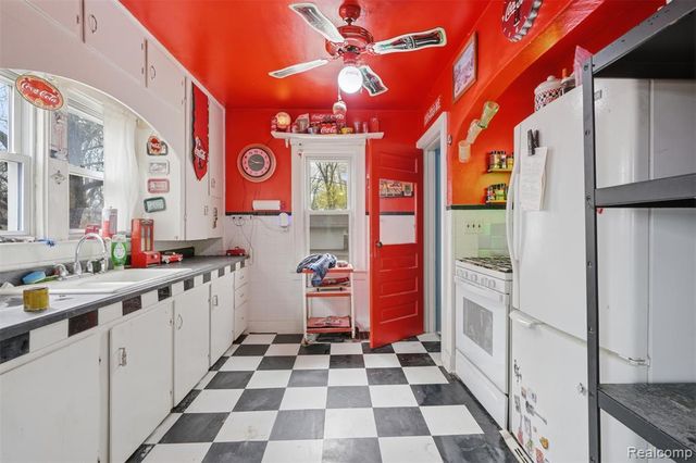 37493 Wabash Street, Romulus, MI 48174