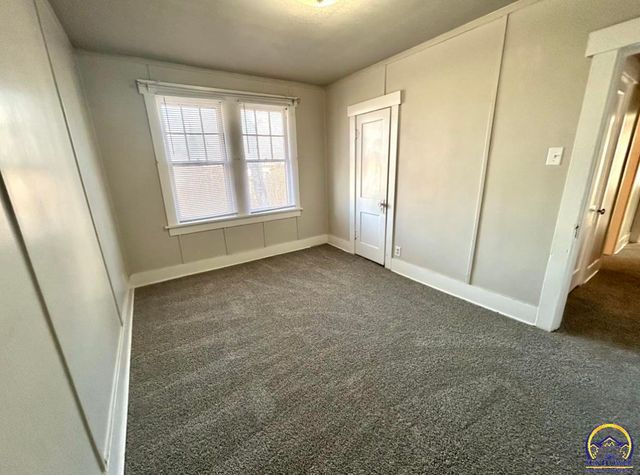 2528 SW Washburn AVE, Topeka, KS 66611