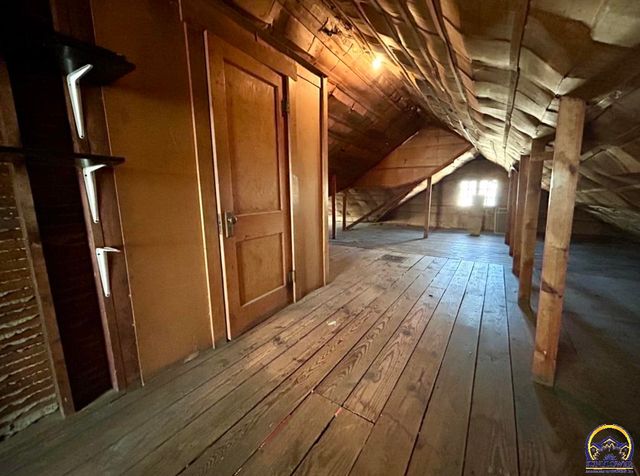 2528 SW Washburn AVE, Topeka, KS 66611