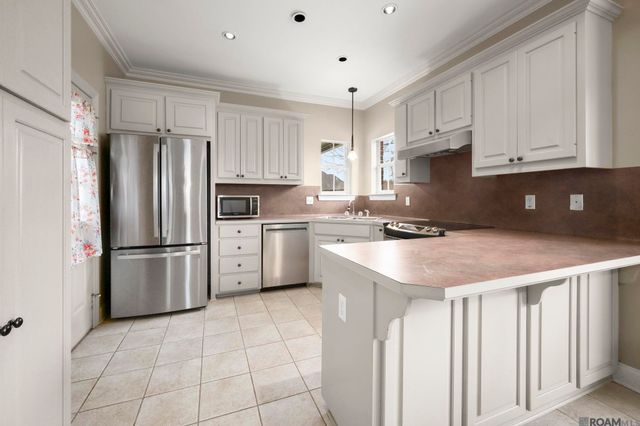 6375 Woodside Dr, Zachary, LA 70791