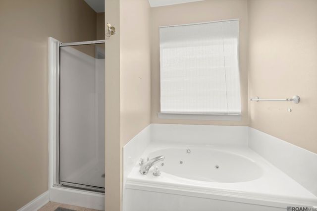 6375 Woodside Dr, Zachary, LA 70791