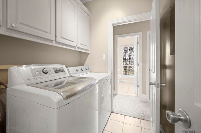 6375 Woodside Dr, Zachary, LA 70791