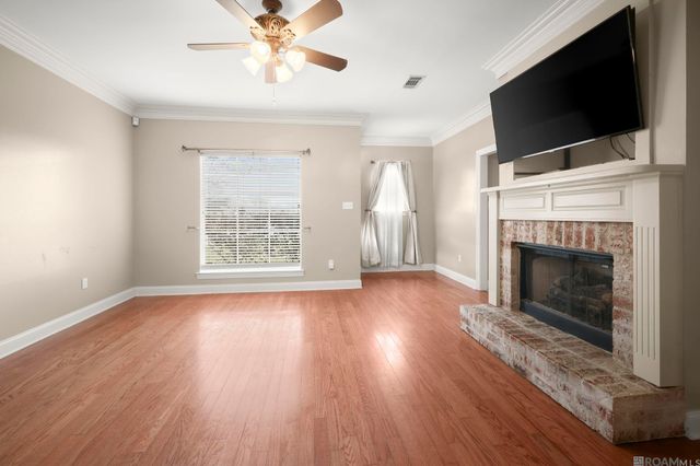 6375 Woodside Dr, Zachary, LA 70791