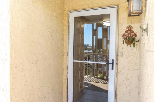 105 ISLAND WAY 142, Clearwater Beach, FL 33767