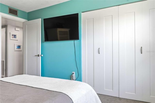 105 ISLAND WAY 142, Clearwater Beach, FL 33767